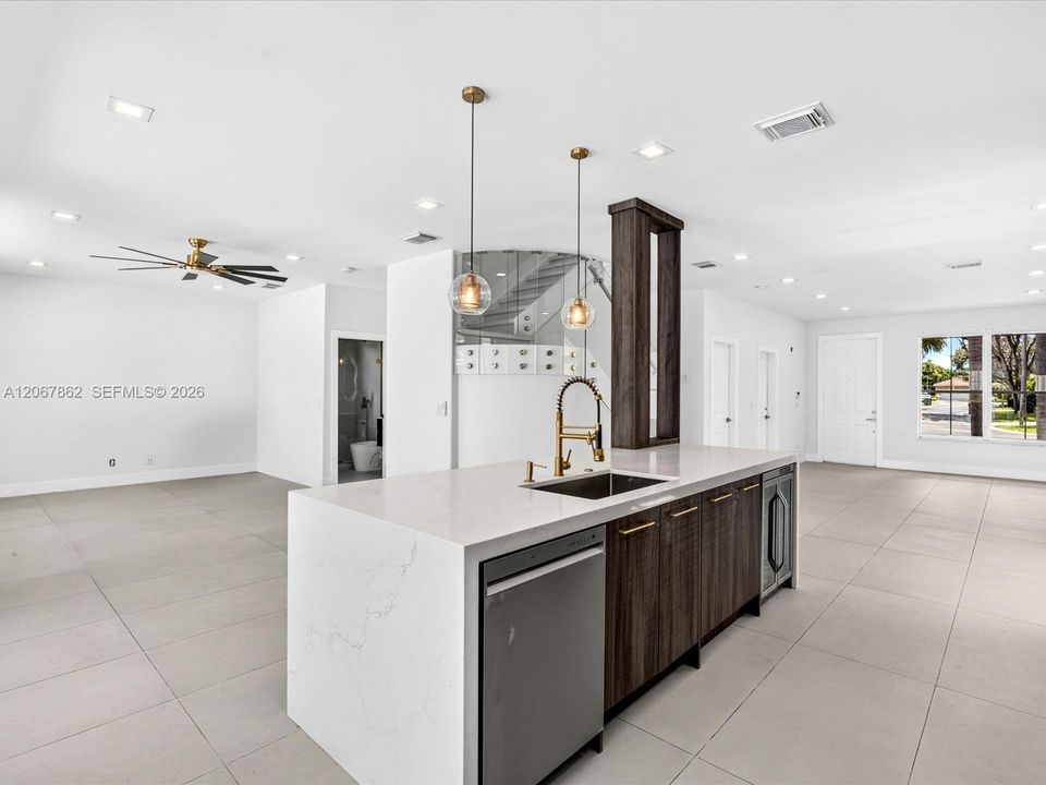 For Sale: $1,100,000 (5 beds, 4 baths, 2400 Square Feet)