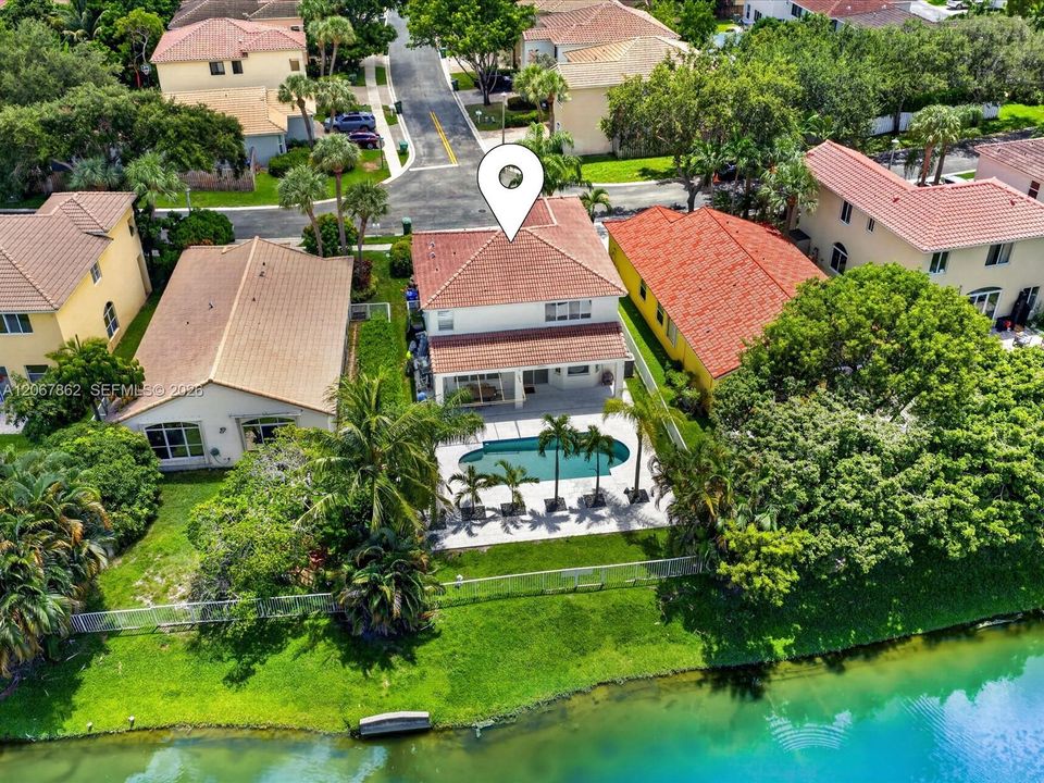 For Sale: $1,100,000 (5 beds, 4 baths, 2400 Square Feet)