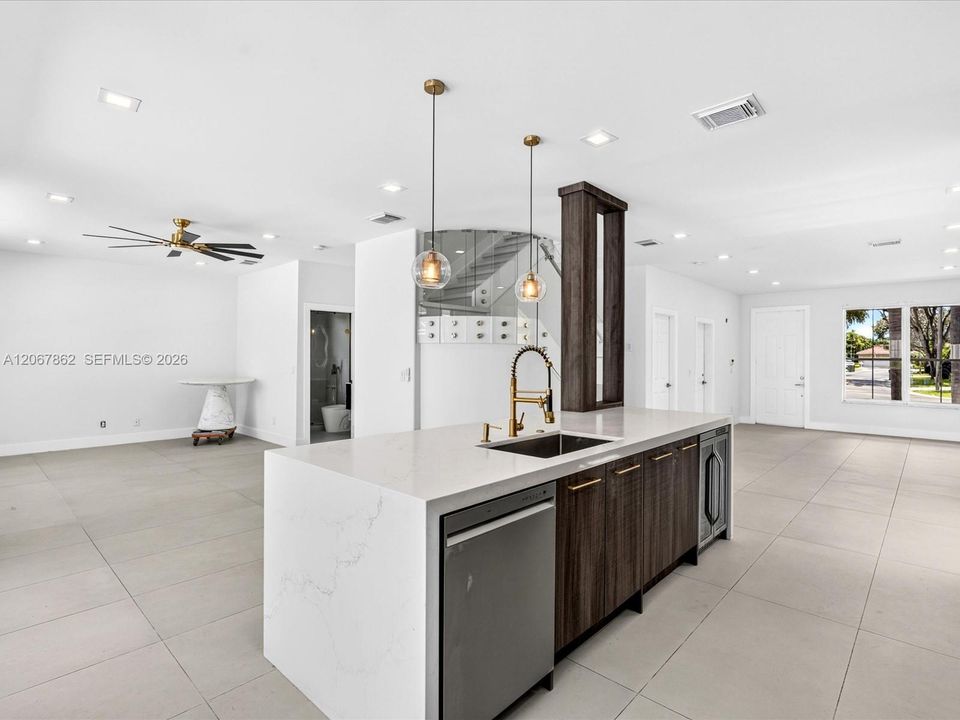 For Sale: $1,100,000 (5 beds, 4 baths, 2400 Square Feet)