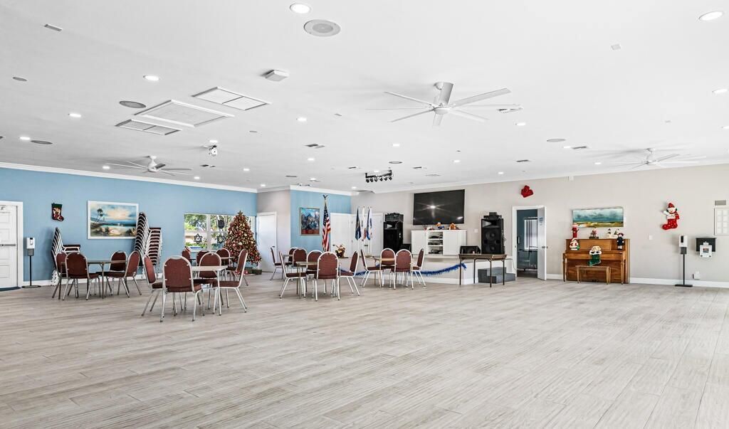 Clubhouse interior photo
