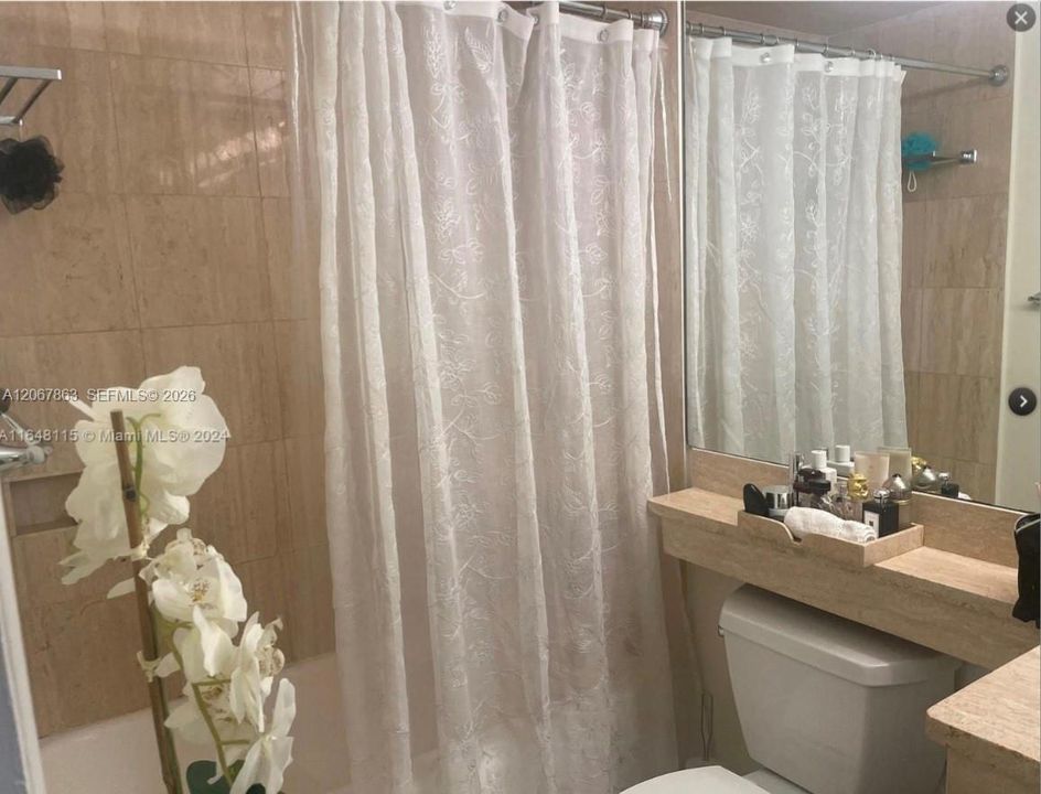 В аренду: $1,950 (0 спален, 1 ванн, 450 Квадратных фут)