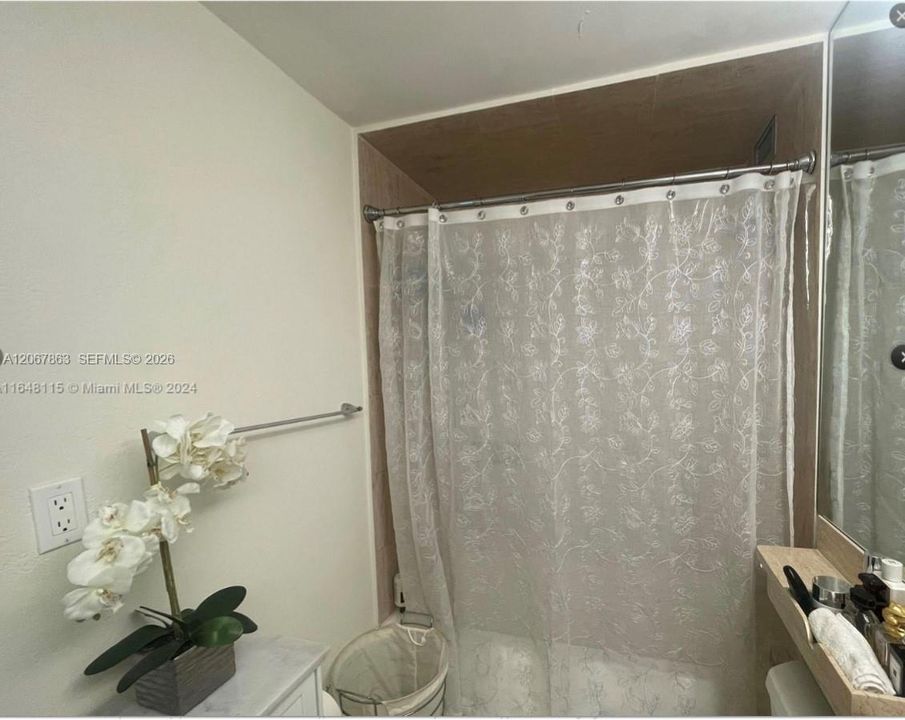 В аренду: $1,950 (0 спален, 1 ванн, 450 Квадратных фут)