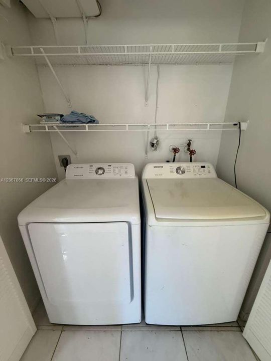 For Rent: $3,200 (3 beds, 2 baths, 1367 Square Feet)