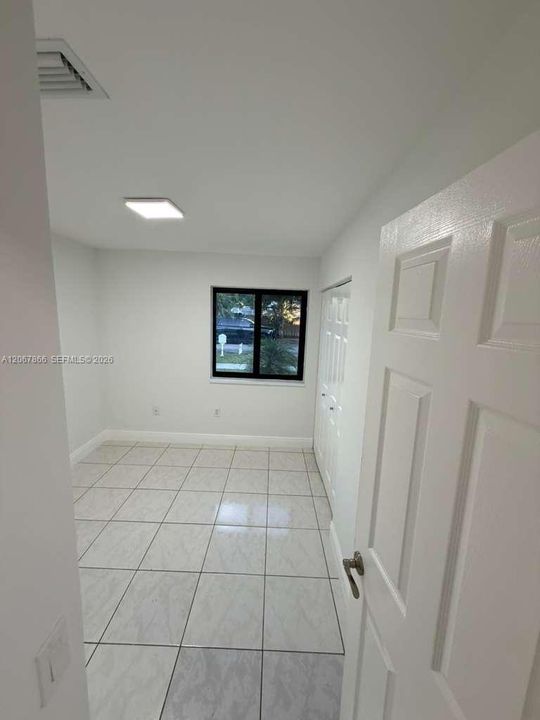 For Rent: $3,200 (3 beds, 2 baths, 1367 Square Feet)