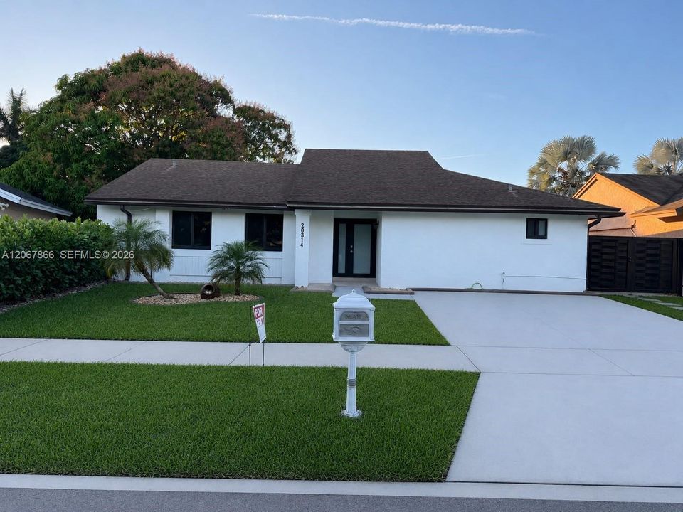 For Rent: $3,200 (3 beds, 2 baths, 1367 Square Feet)
