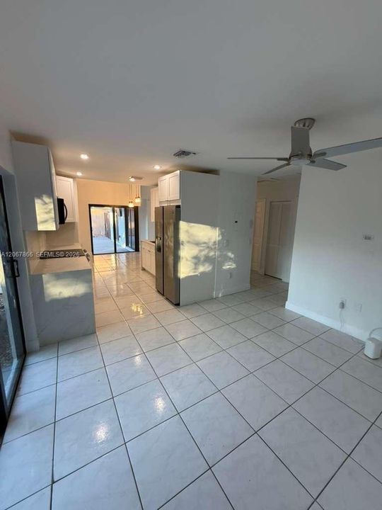 For Rent: $3,200 (3 beds, 2 baths, 1367 Square Feet)