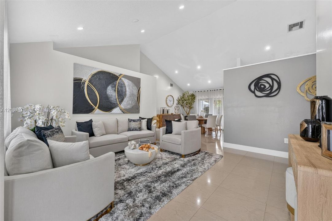 En Venta: $980,000 (4 camas, 2 baños, 1782 Pies cuadrados)