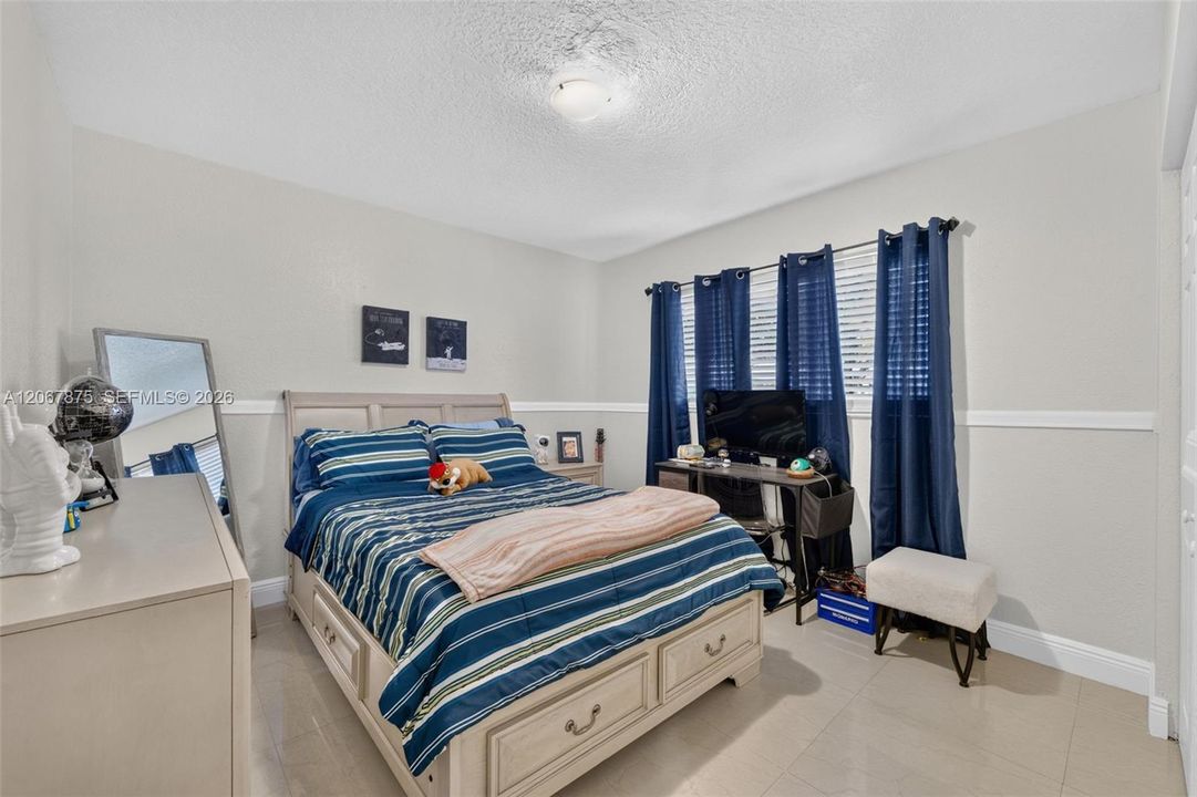 En Venta: $980,000 (4 camas, 2 baños, 1782 Pies cuadrados)