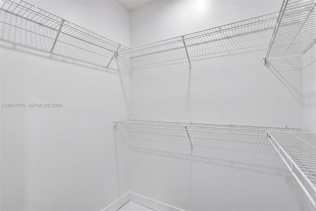 En Venta: $980,000 (4 camas, 2 baños, 1782 Pies cuadrados)