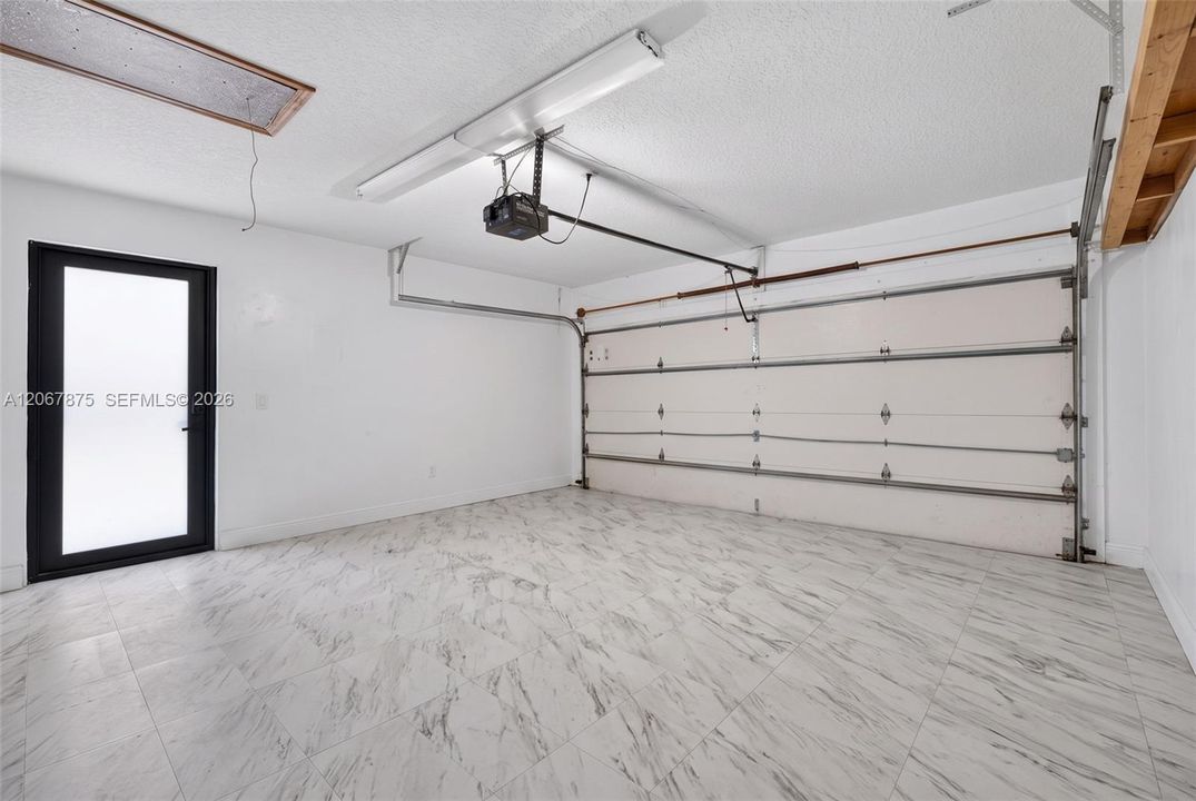 En Venta: $980,000 (4 camas, 2 baños, 1782 Pies cuadrados)