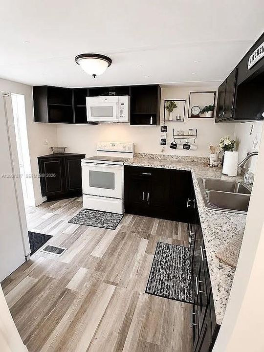 For Sale: $199,995 (3 beds, 3 baths, 0 Square Feet)