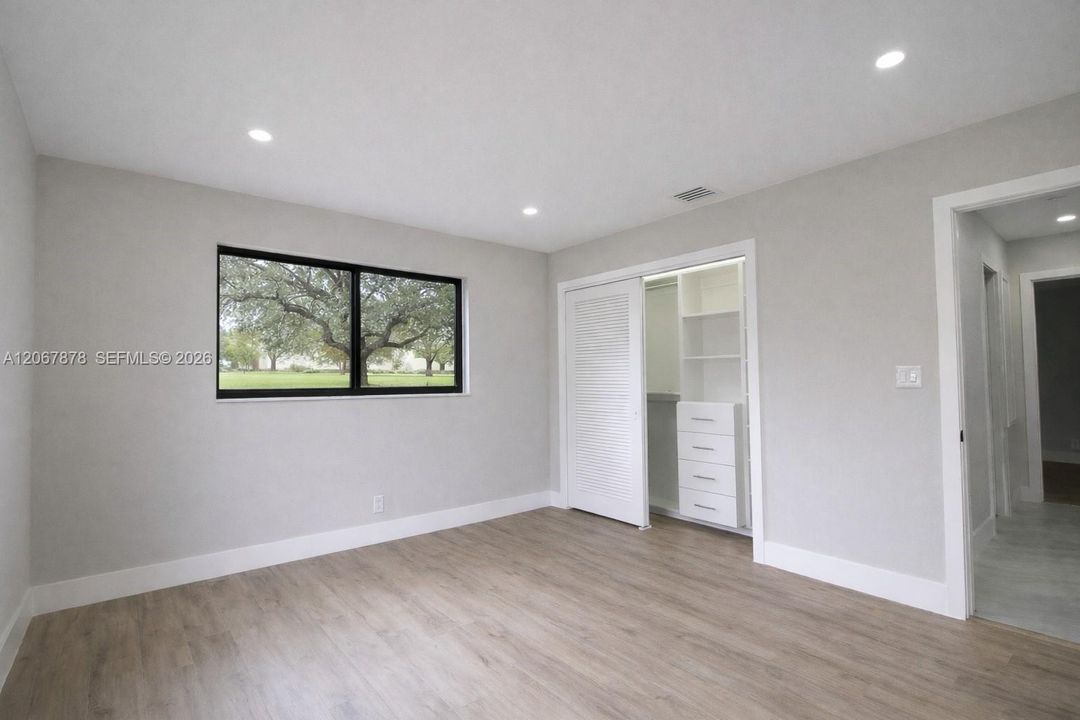 For Sale: $1,090,000 (4 beds, 2 baths, 1948 Square Feet)