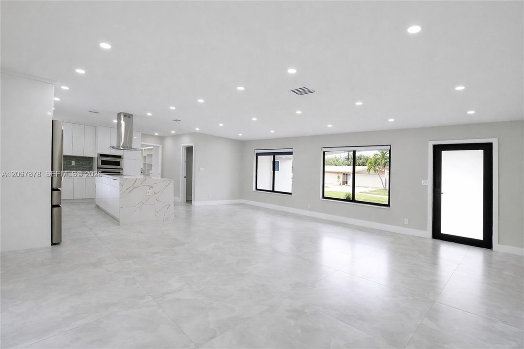 For Sale: $1,090,000 (4 beds, 2 baths, 1948 Square Feet)