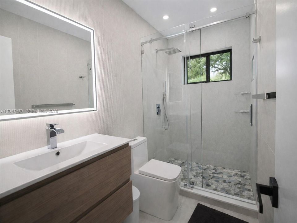 For Sale: $1,090,000 (4 beds, 2 baths, 1948 Square Feet)