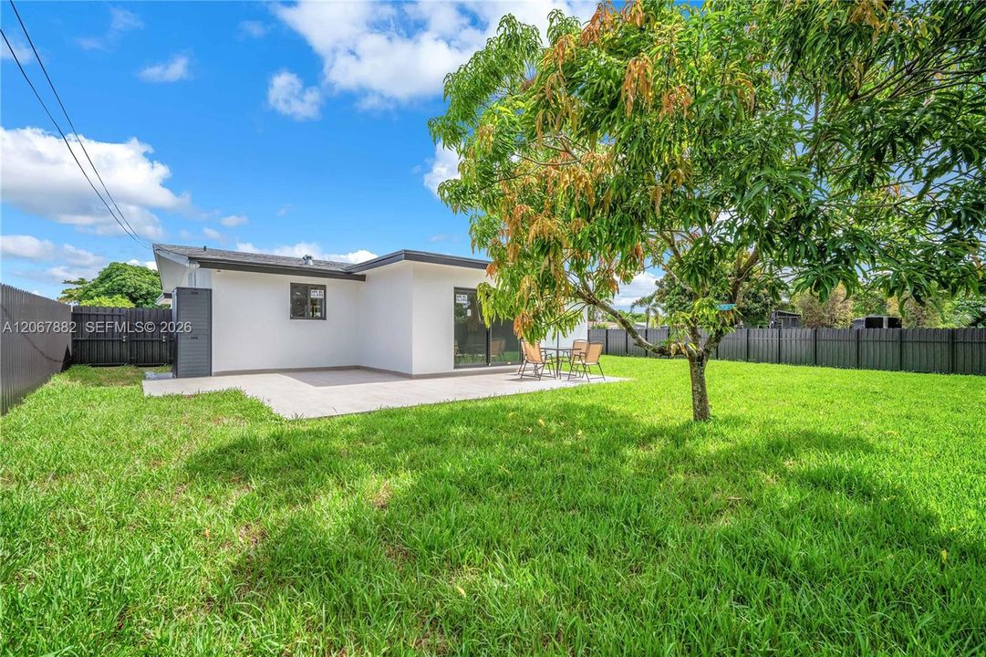 For Sale: $645,000 (3 beds, 2 baths, 1386 Square Feet)