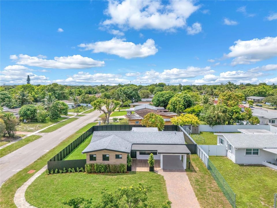 For Sale: $645,000 (3 beds, 2 baths, 1386 Square Feet)