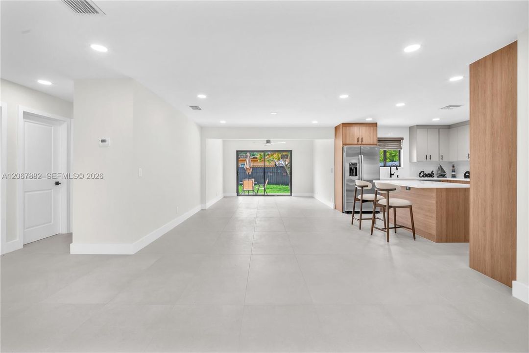 For Sale: $645,000 (3 beds, 2 baths, 1386 Square Feet)