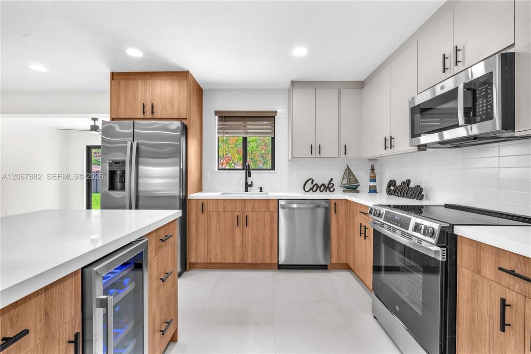 For Sale: $645,000 (3 beds, 2 baths, 1386 Square Feet)