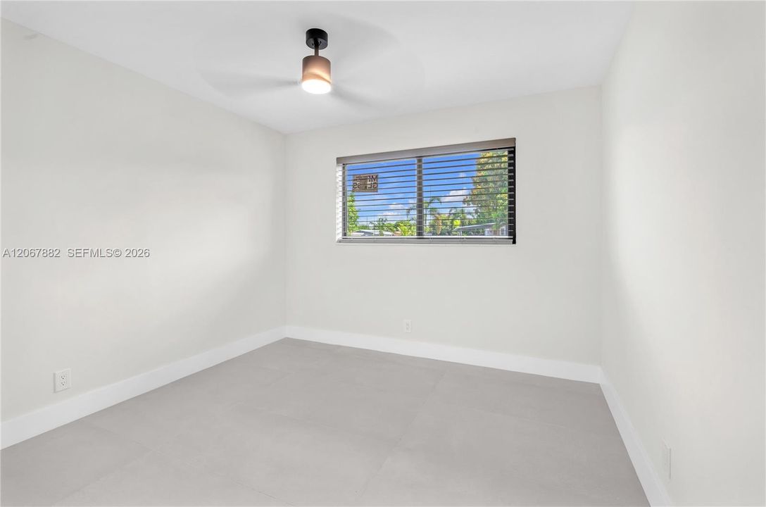 For Sale: $645,000 (3 beds, 2 baths, 1386 Square Feet)