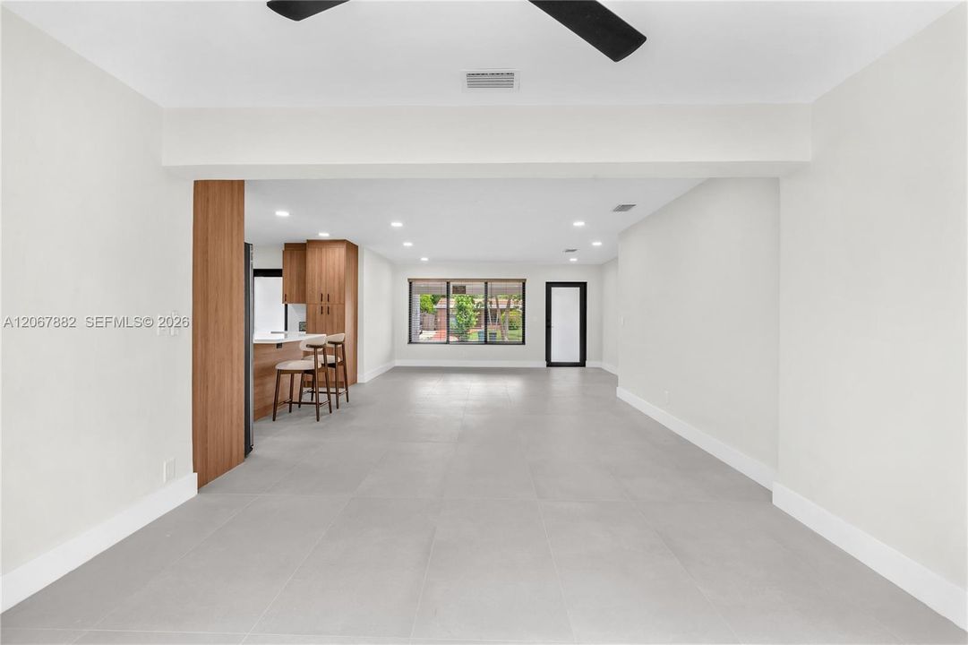 For Sale: $645,000 (3 beds, 2 baths, 1386 Square Feet)