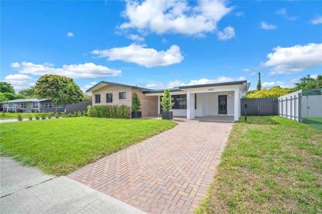 For Sale: $645,000 (3 beds, 2 baths, 1386 Square Feet)
