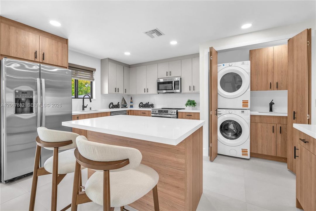 For Sale: $645,000 (3 beds, 2 baths, 1386 Square Feet)