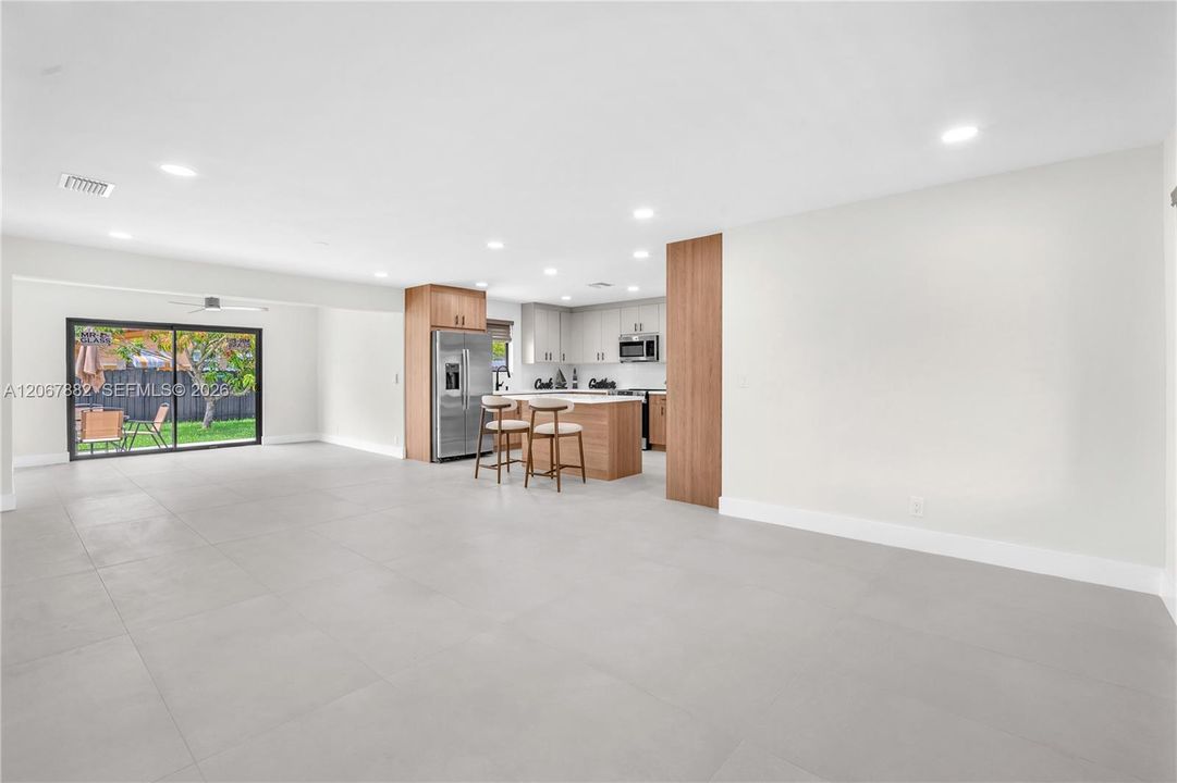 For Sale: $645,000 (3 beds, 2 baths, 1386 Square Feet)