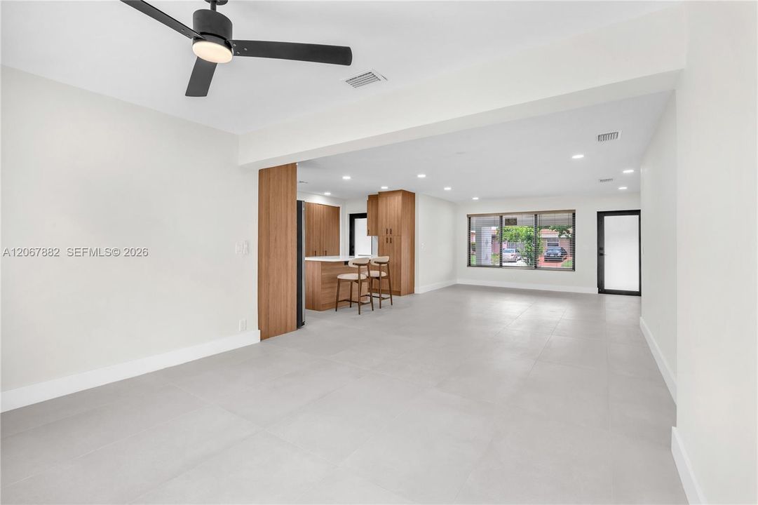For Sale: $645,000 (3 beds, 2 baths, 1386 Square Feet)