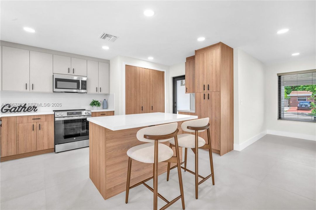 For Sale: $645,000 (3 beds, 2 baths, 1386 Square Feet)