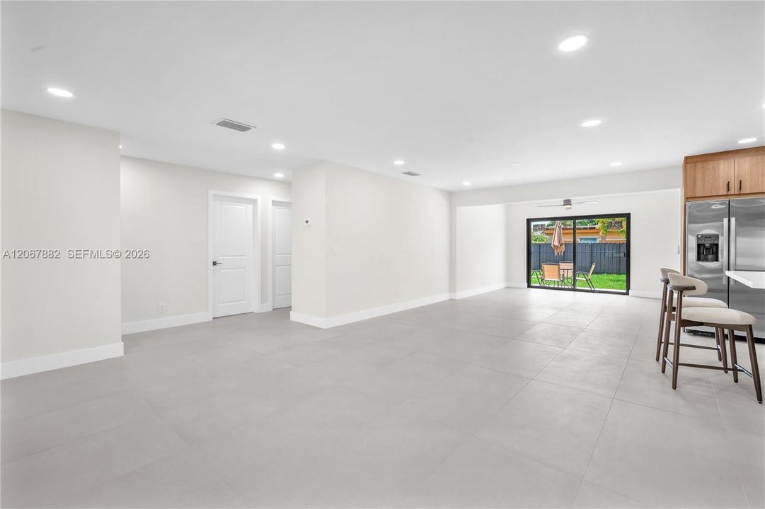 For Sale: $645,000 (3 beds, 2 baths, 1386 Square Feet)
