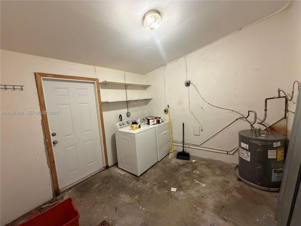 For Sale: $559,900 (4 beds, 1 baths, 1376 Square Feet)