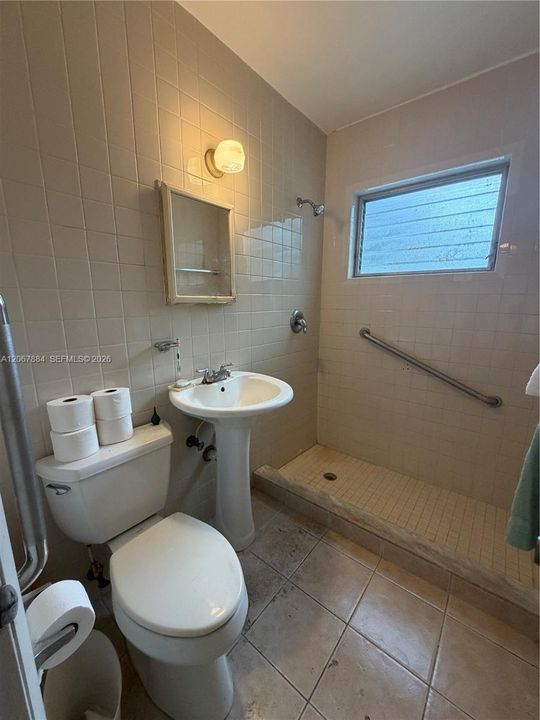 For Sale: $559,900 (4 beds, 1 baths, 1376 Square Feet)