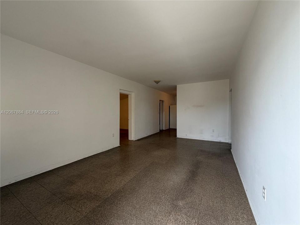 For Sale: $559,900 (4 beds, 1 baths, 1376 Square Feet)