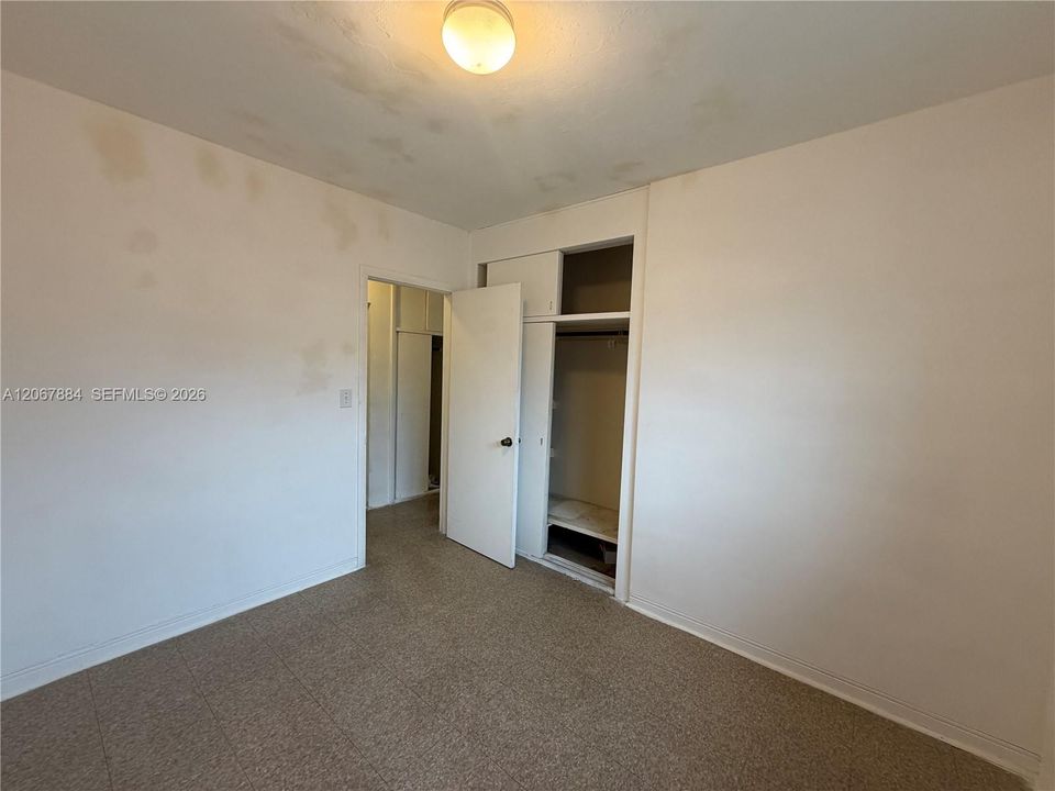 For Sale: $559,900 (4 beds, 1 baths, 1376 Square Feet)