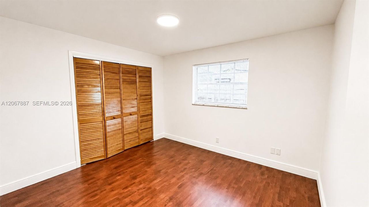 For Rent: $4,800 (5 beds, 2 baths, 2548 Square Feet)