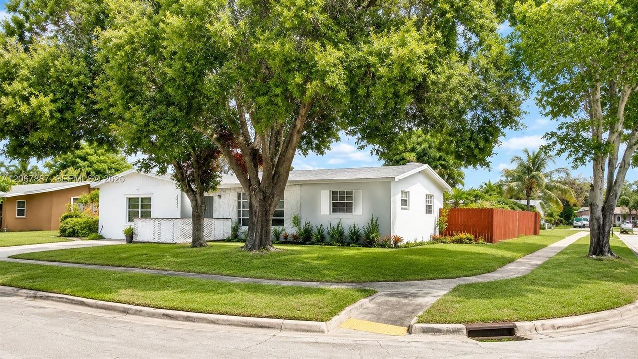 For Rent: $4,800 (5 beds, 2 baths, 2548 Square Feet)