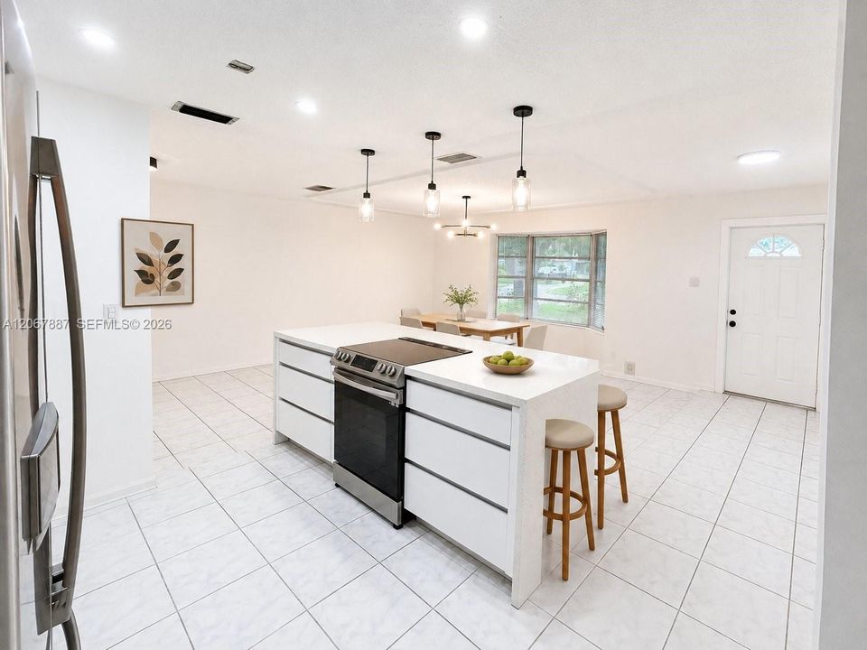 For Rent: $4,800 (5 beds, 2 baths, 2548 Square Feet)