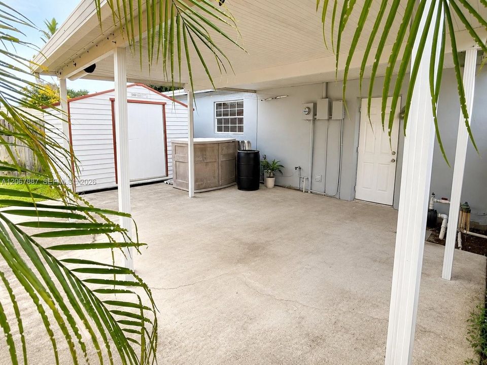 For Rent: $4,800 (5 beds, 2 baths, 2548 Square Feet)