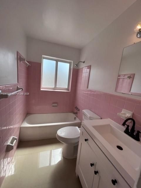 В аренду: $1,800 (2 спален, 1 ванн, 0 Квадратных фут)
