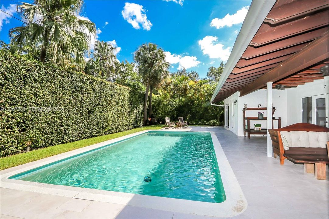 For Sale: $2,650,000 (4 beds, 3 baths, 2062 Square Feet)