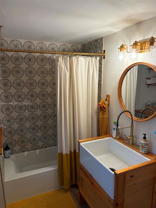В аренду: $4,750 (3 спален, 2 ванн, 1210 Квадратных фут)