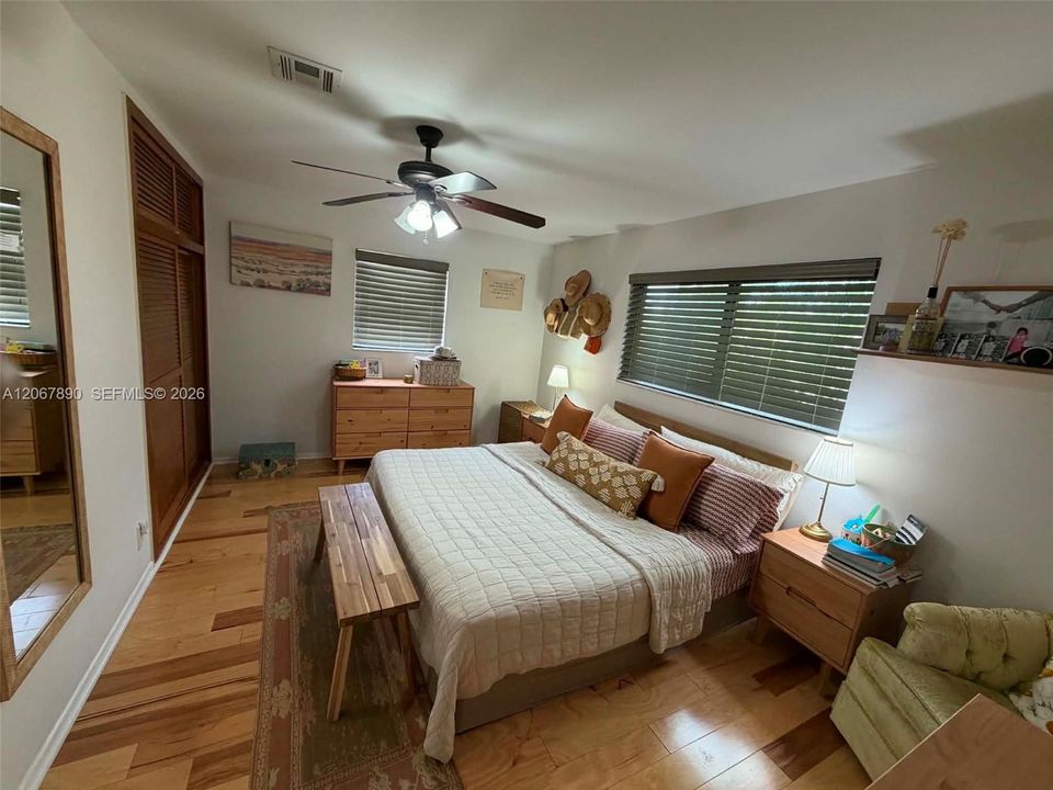 В аренду: $4,750 (3 спален, 2 ванн, 1210 Квадратных фут)