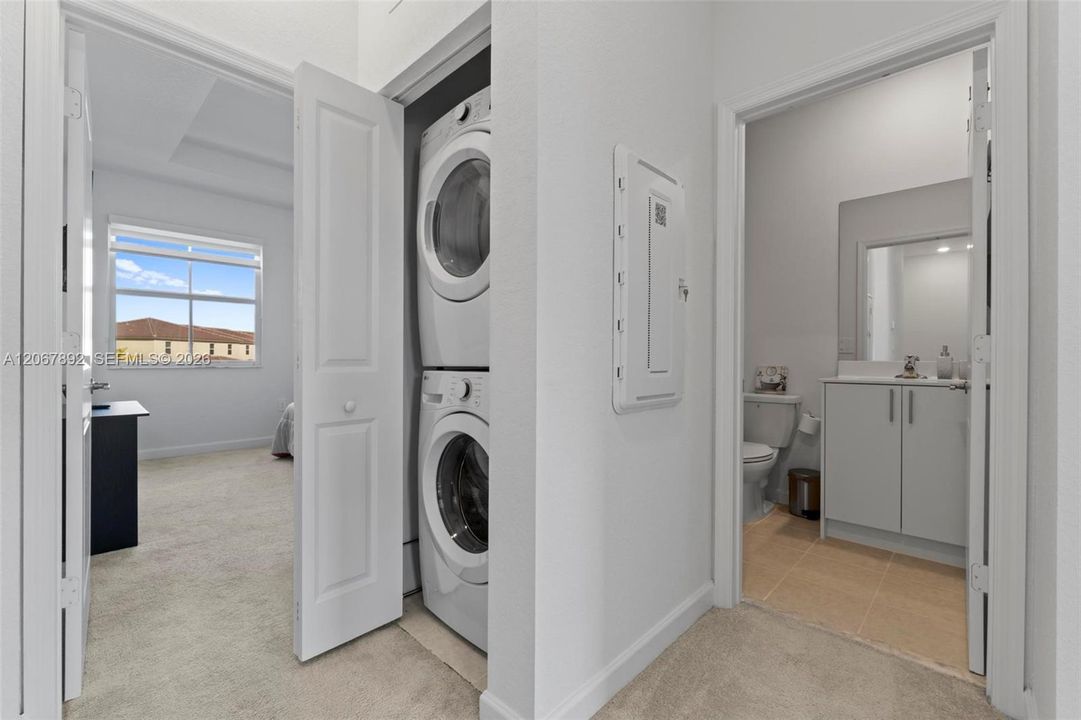 На продажу: $399,500 (3 спален, 2 ванн, 1460 Квадратных фут)