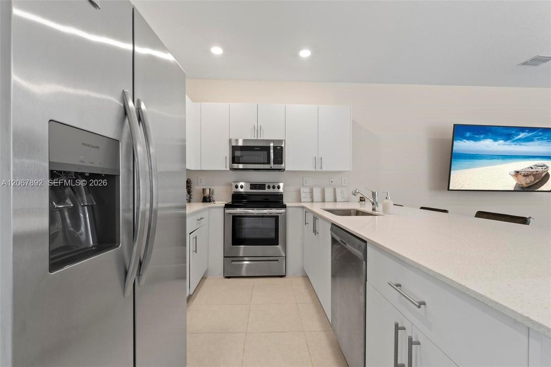На продажу: $399,500 (3 спален, 2 ванн, 1460 Квадратных фут)