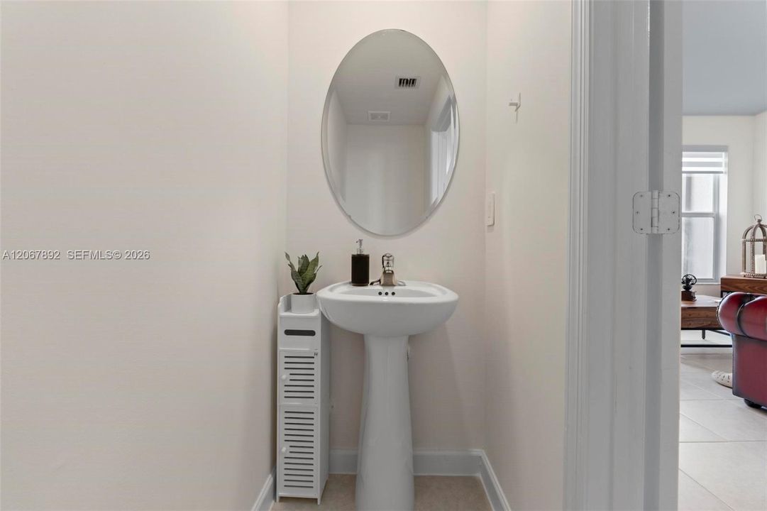 На продажу: $399,500 (3 спален, 2 ванн, 1460 Квадратных фут)