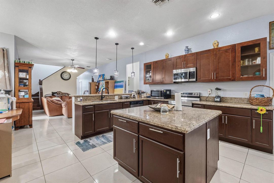 020-6112NorthwestGingerLane-PortStLucie-