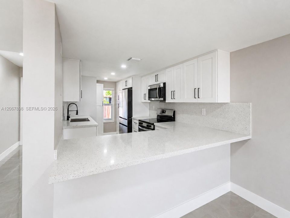 В аренду: $3,250 (3 спален, 3 ванн, 1628 Квадратных фут)