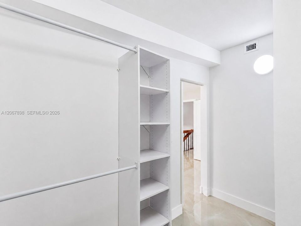 В аренду: $3,250 (3 спален, 3 ванн, 1628 Квадратных фут)