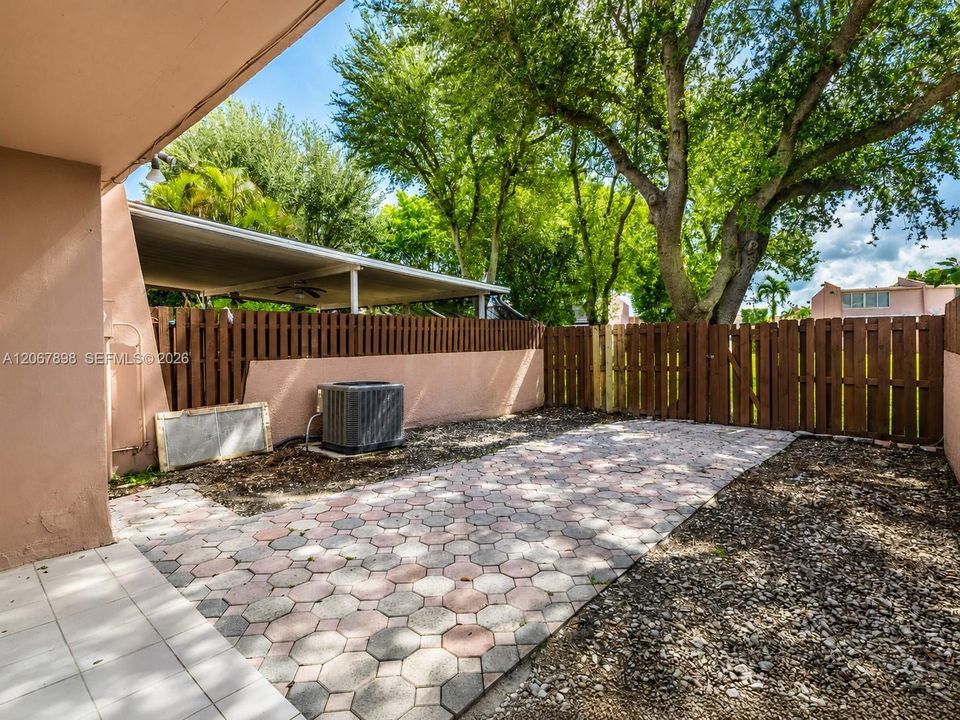 В аренду: $3,250 (3 спален, 3 ванн, 1628 Квадратных фут)