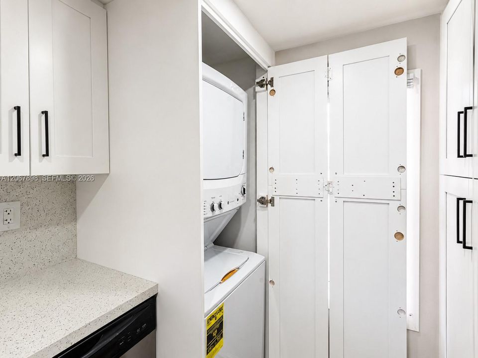 В аренду: $3,250 (3 спален, 3 ванн, 1628 Квадратных фут)